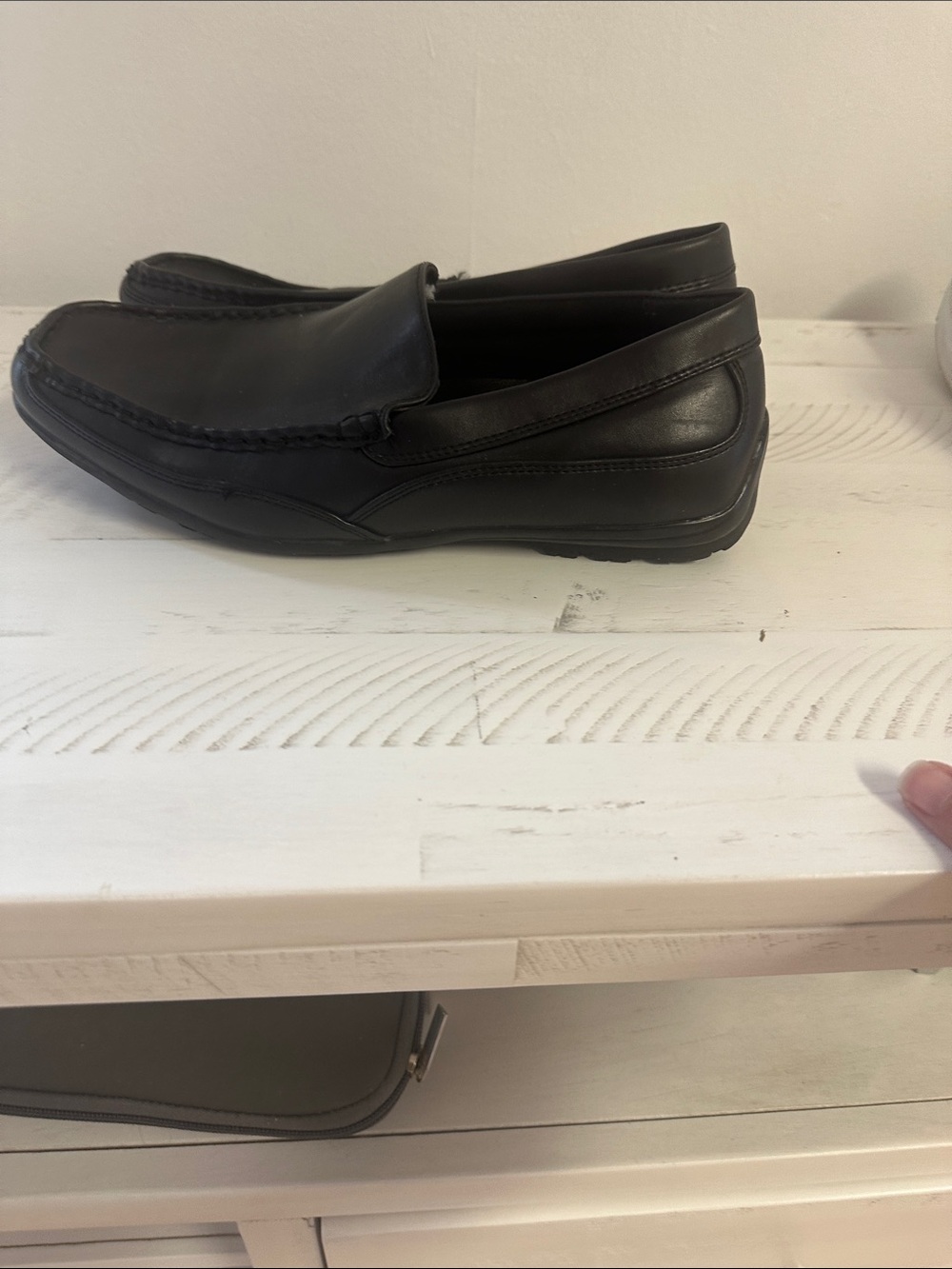 Deer Stags Black Leather Slip-On Moc Toe Loafers